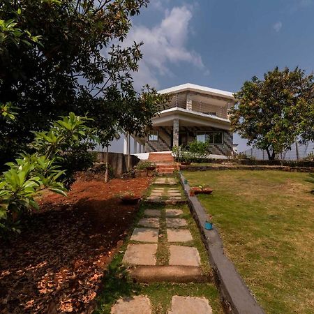Aqua & Sage By Stayvista - Riverside Villa With Pool & Terrace Karjat Esterno foto