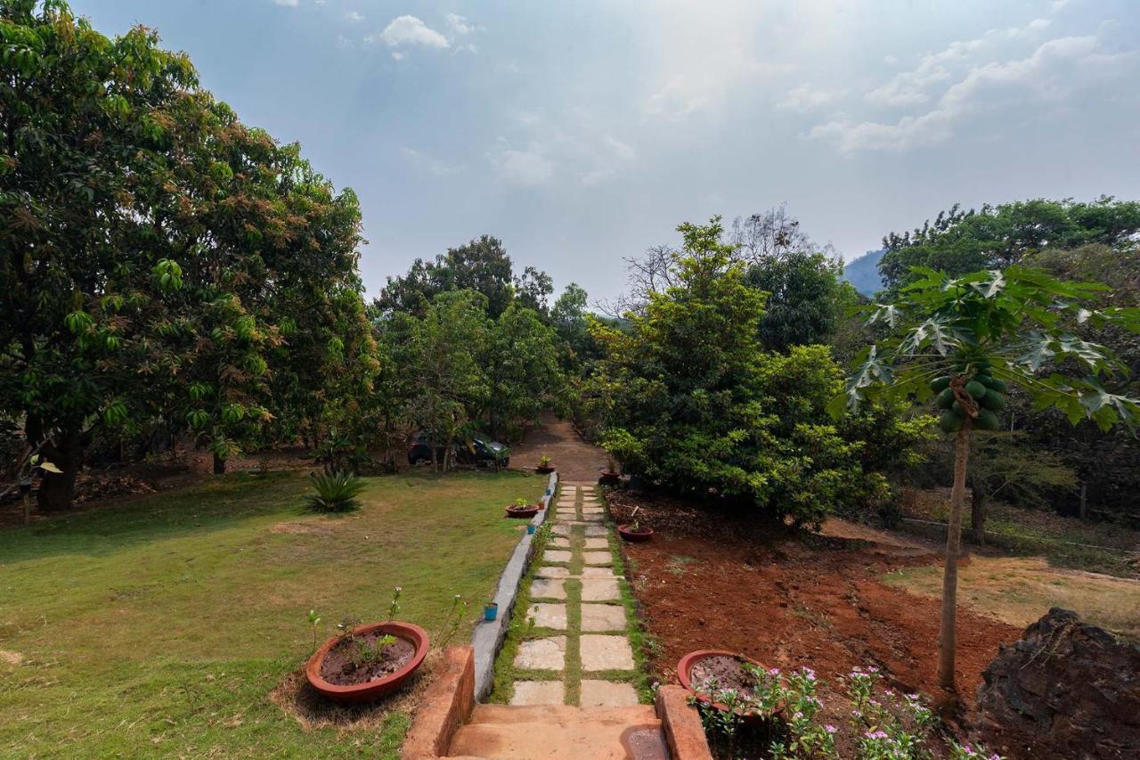 Aqua & Sage By Stayvista - Riverside Villa With Pool & Terrace Karjat Esterno foto