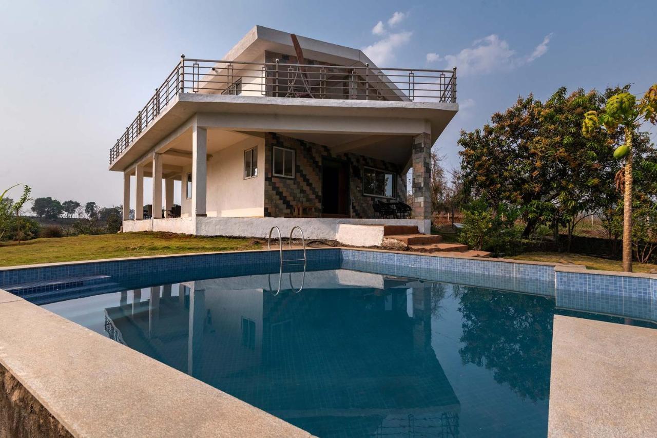 Aqua & Sage By Stayvista - Riverside Villa With Pool & Terrace Karjat Esterno foto
