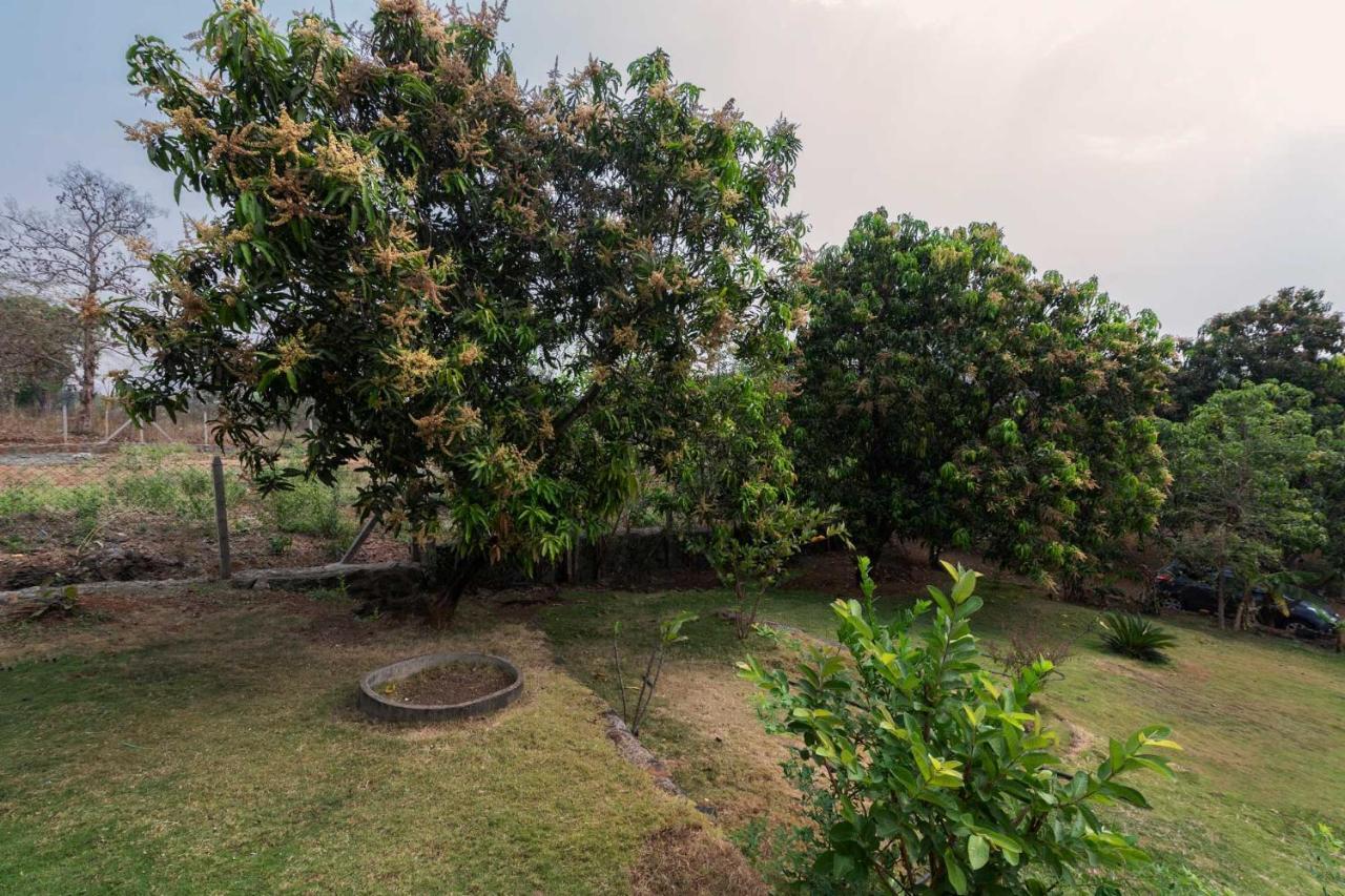 Aqua & Sage By Stayvista - Riverside Villa With Pool & Terrace Karjat Esterno foto